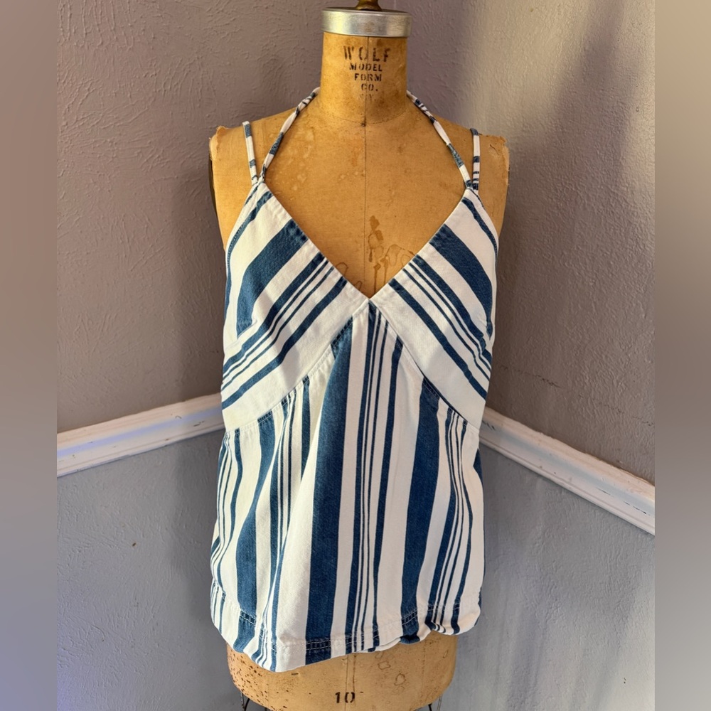 Universal Thread Blue and White Patterned Top